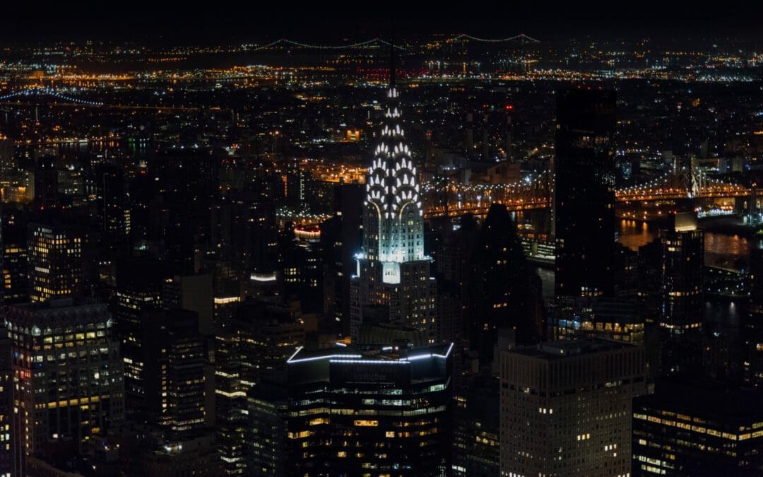 Klassisk arkitektur och modern skyline: En resa genom New Yorks historia och framtid