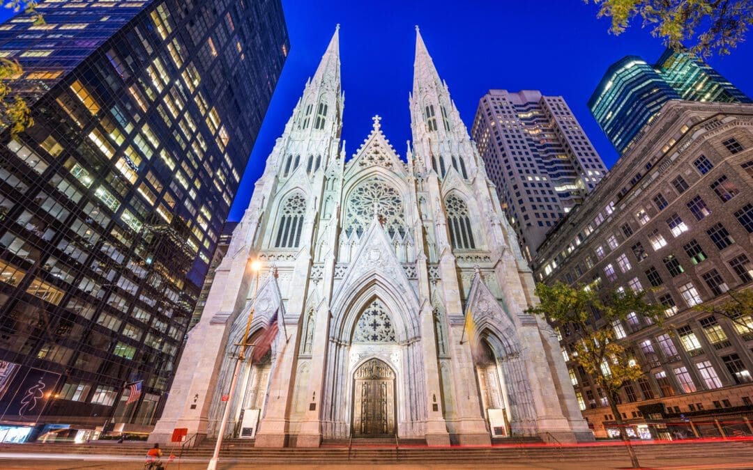 Kyrkor, synagogor och tempel: En dykning i New Yorks religiösa mångfald och arkitektoniska skönhet