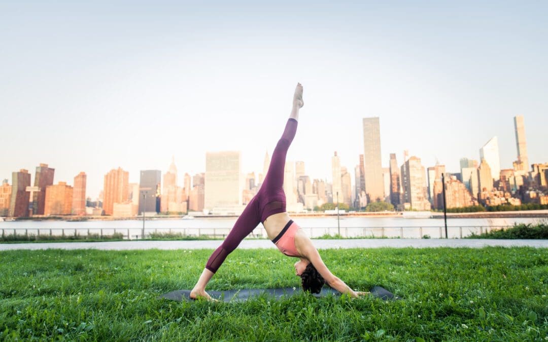 Yoga, pilates och wellness i storstaden: Bästa parkerna, studio-rekommendationer och gratis träningsklasser